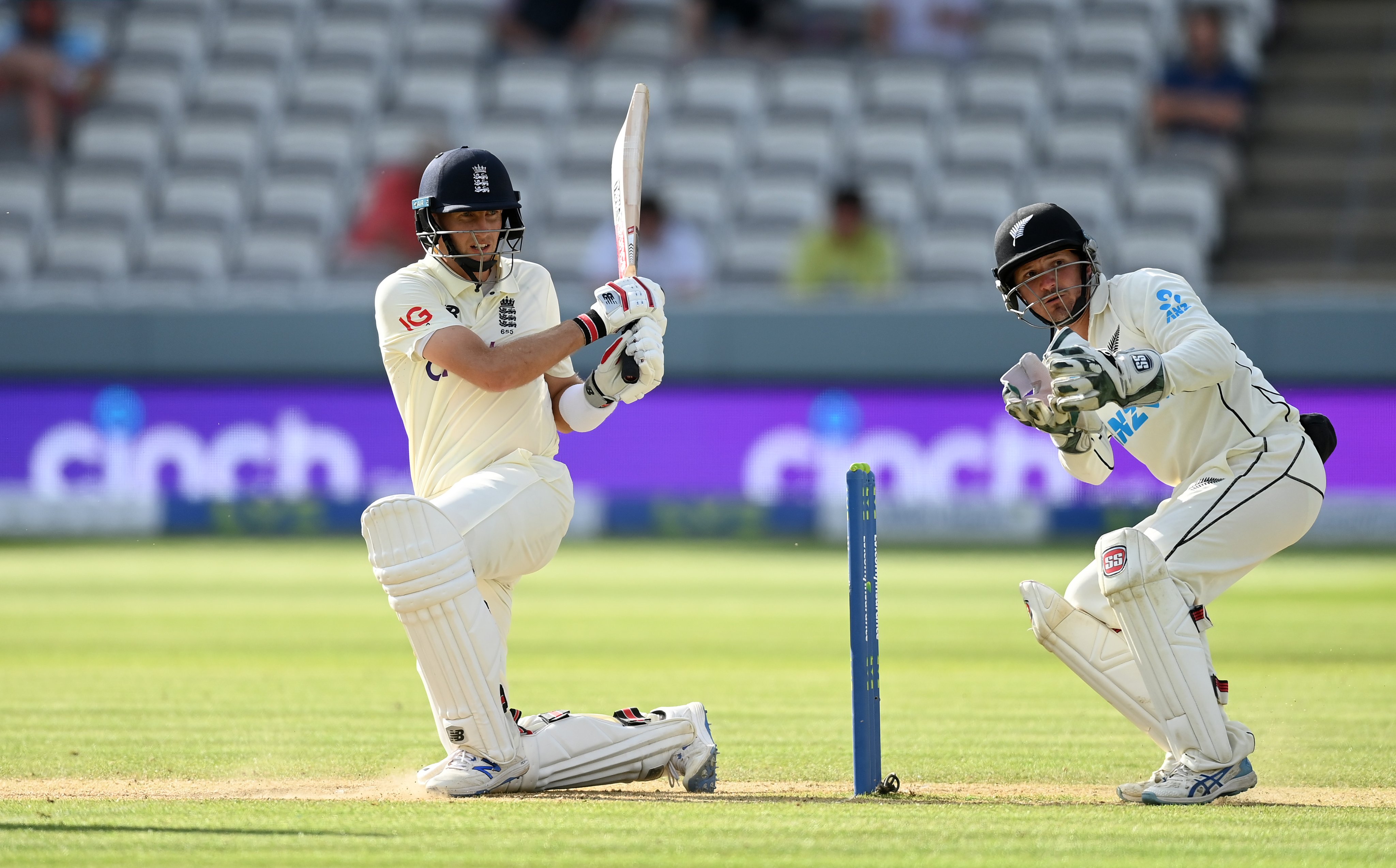 Twitter reacts to ‘desperate’ Joe Root yelling in frustration after tame DRS fails to save him